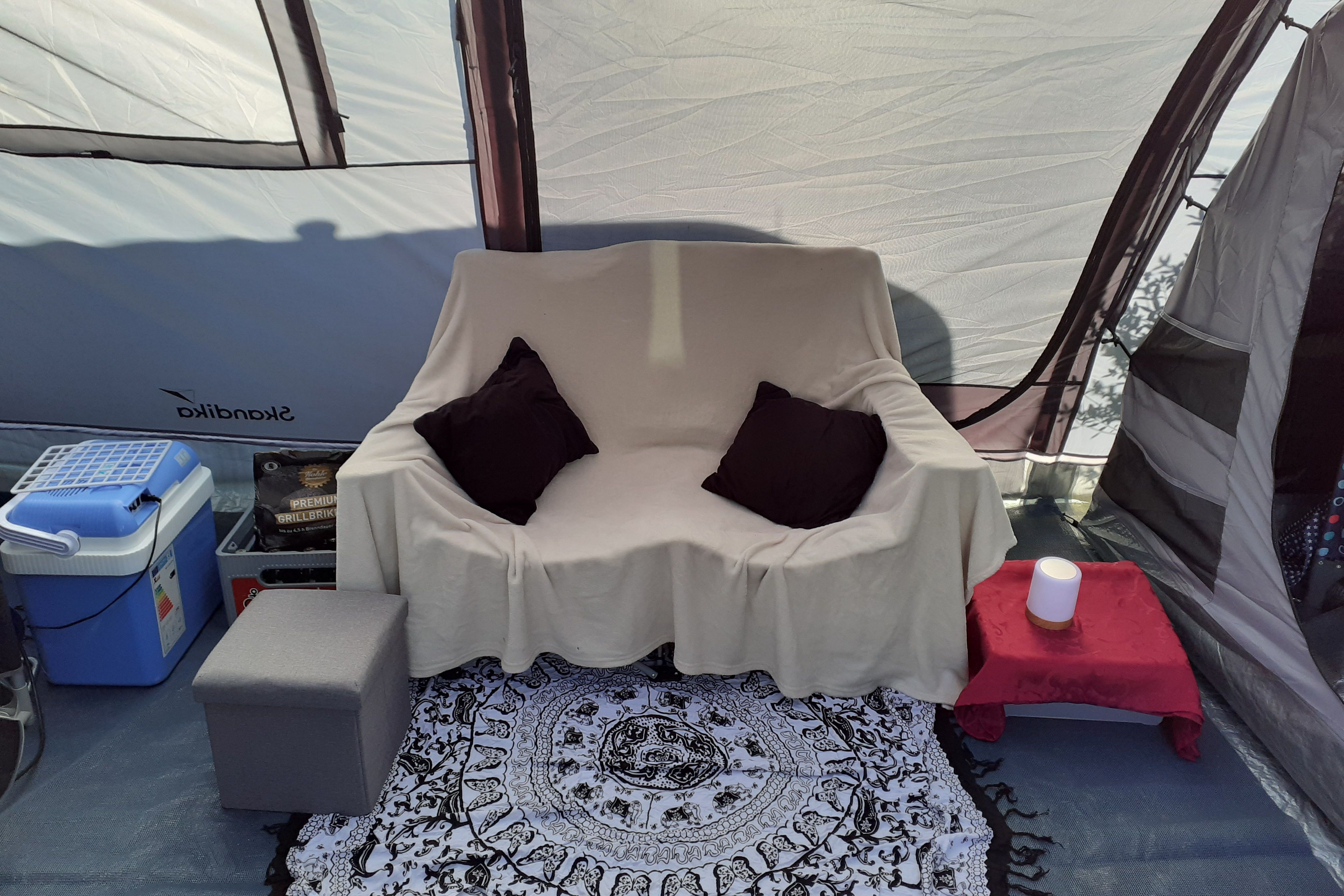 Camping Deko Idee: 10 Must-haves für gemütliche Camper Einrichtungen