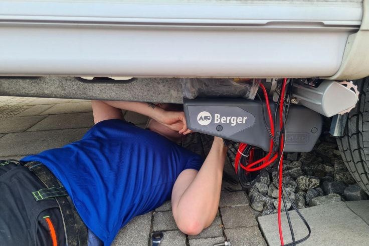 Berger Platinum Rangierhilfe am Wohnwagen verbauen