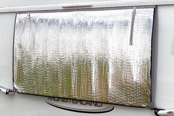Hindermann Thermomatte für Wohnwagenfenster