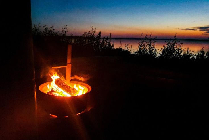 Lagerfeuer sind in Finnland häufig erlaubt, Feuerholz ist meist vorhanden.