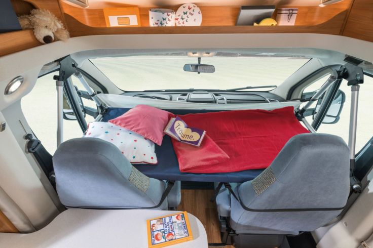 Mobiles Bett im Fahrerhaus zum Einhängen