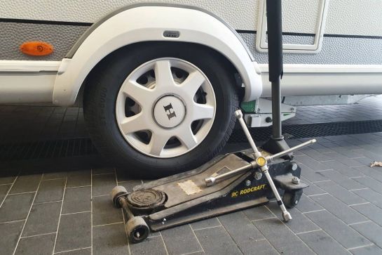 Tipps für den Reifenwechsel am Wohnwagen