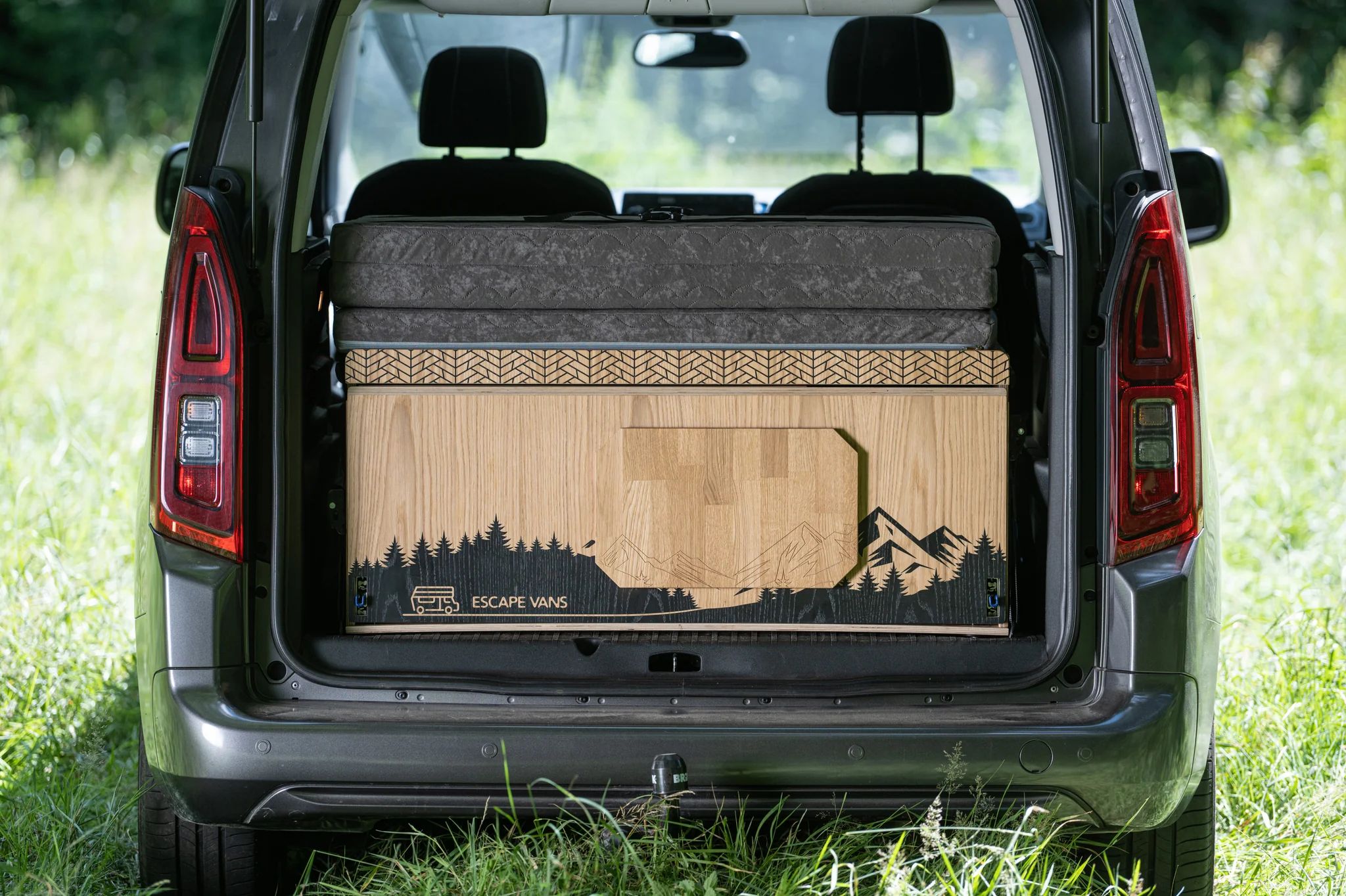 Die ElloBox - Die Campingbox für den Kofferraum 