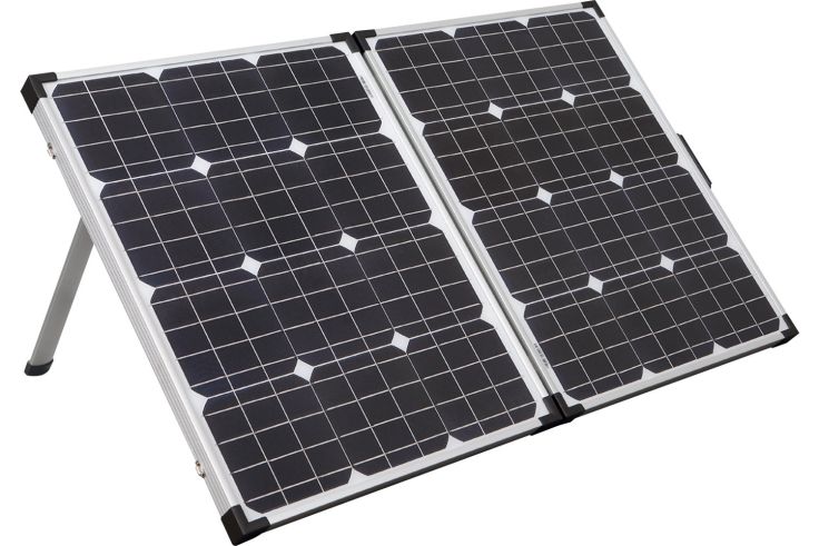 Aufklappen und Sonnenstrom tanken: der Berger Solarkoffer ist der ideale Stromlieferant für alle, die ein Solarmodul nicht fest auf dem Dach installieren wollen.