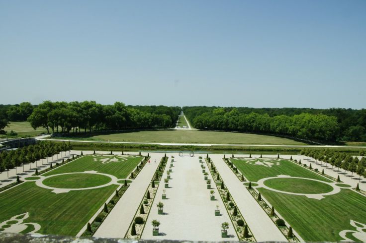 Der Schlossgarten ist 6,5 Hektar groß und misst an der längsten Stelle 4,5 Kilometer.